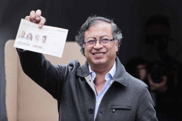 Colombie _ Le président sortant Ivan Duque félicite Gustavo Petro