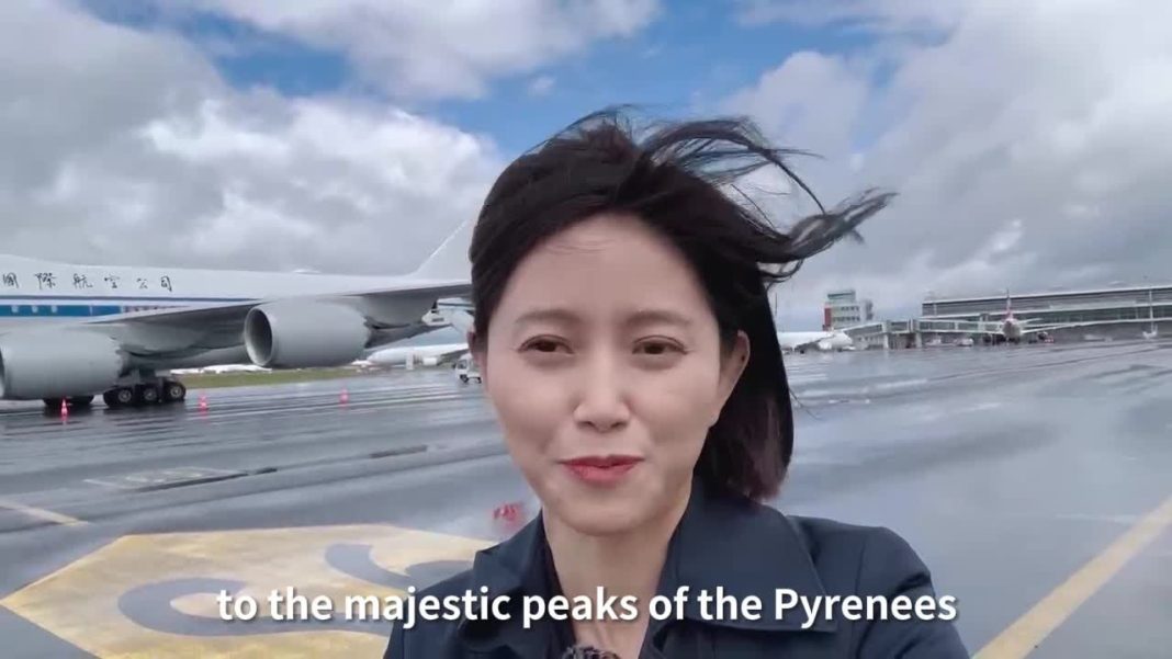 Macron treats Xi with home visit