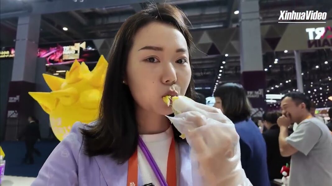 (CIIE) Vlog | New tastes at CIIE: Malaysian fresh durians make their sweet debut
