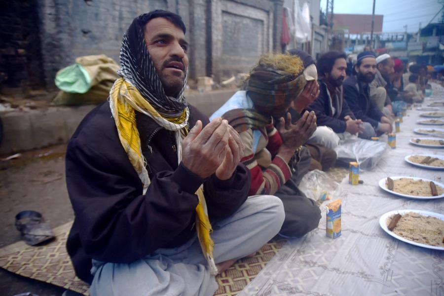 Pakistan : l’iftar du mois du Ramadan à Peshawar