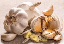 Ail : 9 propriétés médicinales, 4 vertus puissantes dans la spiritualité et utilisations culinaires