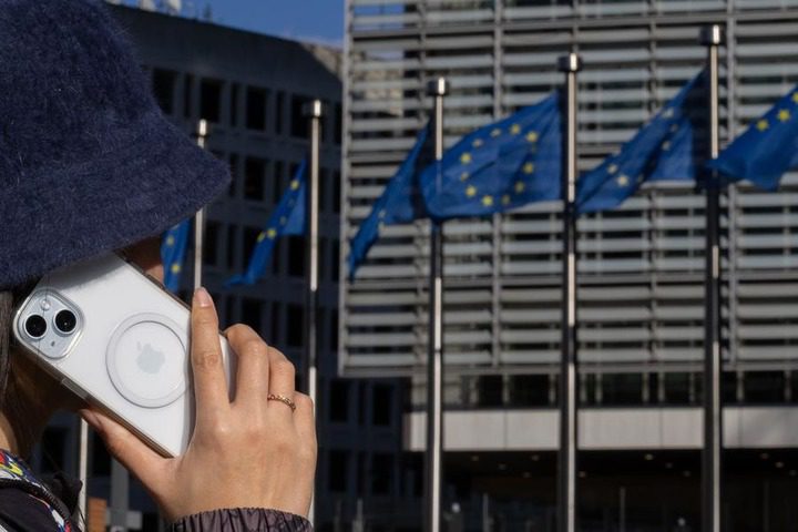 L’UE inflige 700 millions d’euros d’amende contre les géants américains de la tech Apple et Meta