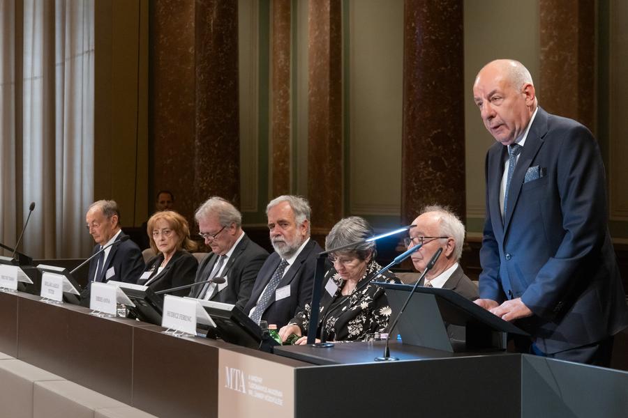 La Hongrie célèbre le 200ème anniversaire de son Académie des Sciences