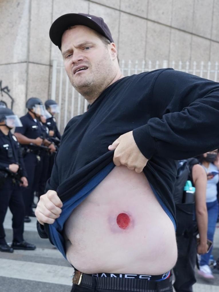 La maire de Los Angeles annonce un couvre-feu dans le centre-ville