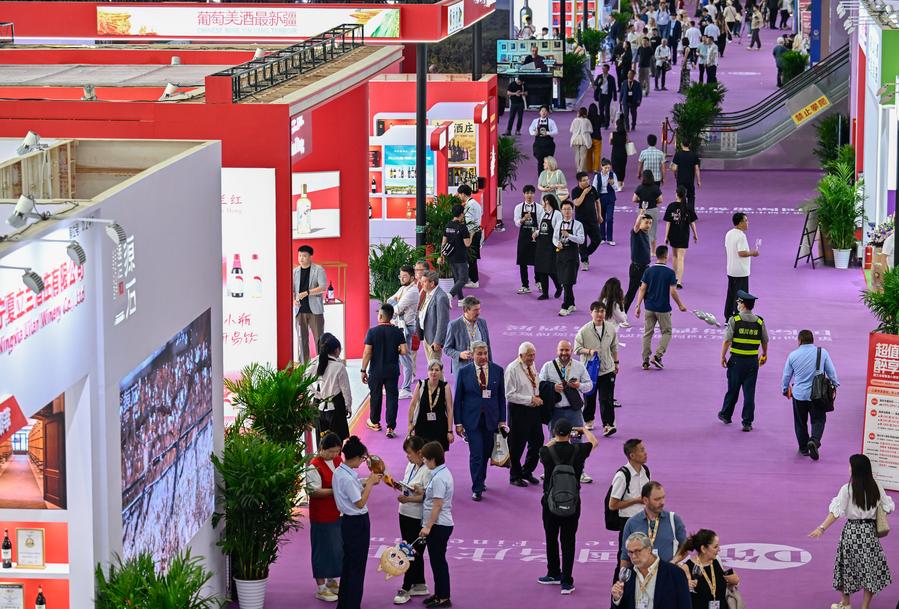 Ouverture de la 5e Exposition internationale sur la culture et le tourisme vinicoles de Chine