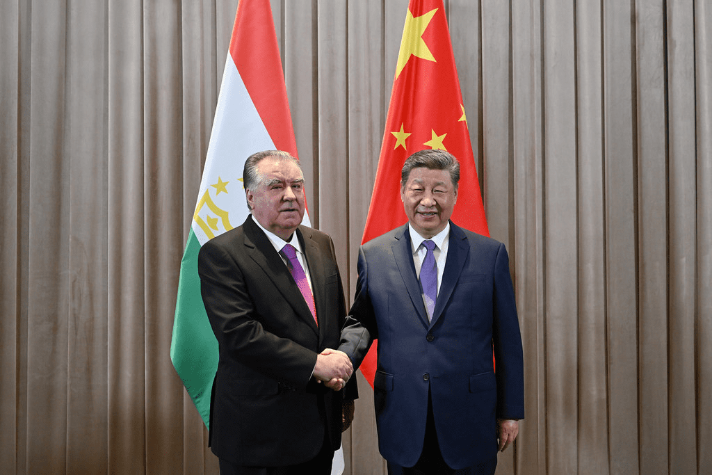 Urgent: Xi meets Tajik President Emomali Rahmon