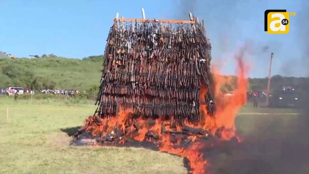 Kenya: Ruto Destroys 6,000 Illegal Guns, Vows Crackdown On Rogue Police Officers