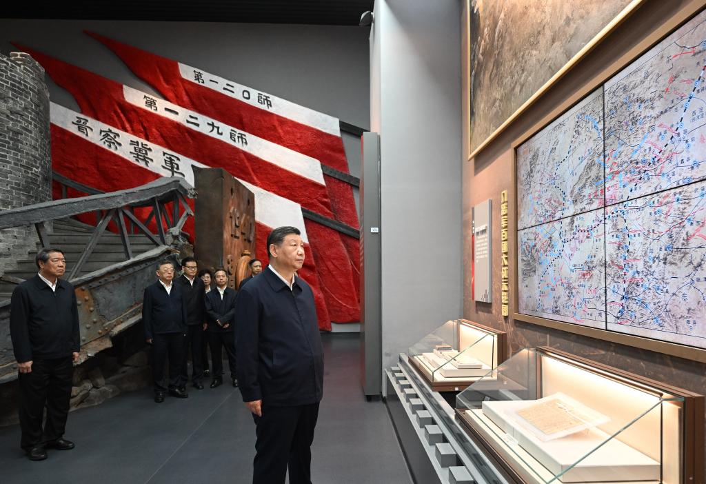 Xi pays tribute to martyrs in resistance war against Japanese aggression