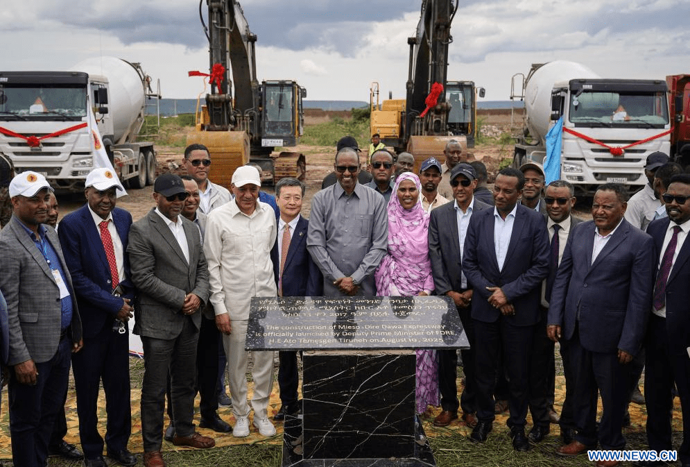 Début des travaux de construction d’une autoroute par des entreprises chinoises dans l’est de l’Ethiopie