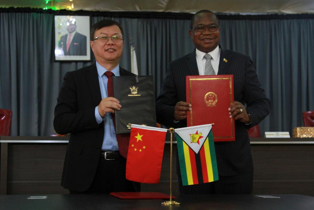 La Chine et le Zimbabwe signent un accord de coopération et un programme d’assistance alimentaire