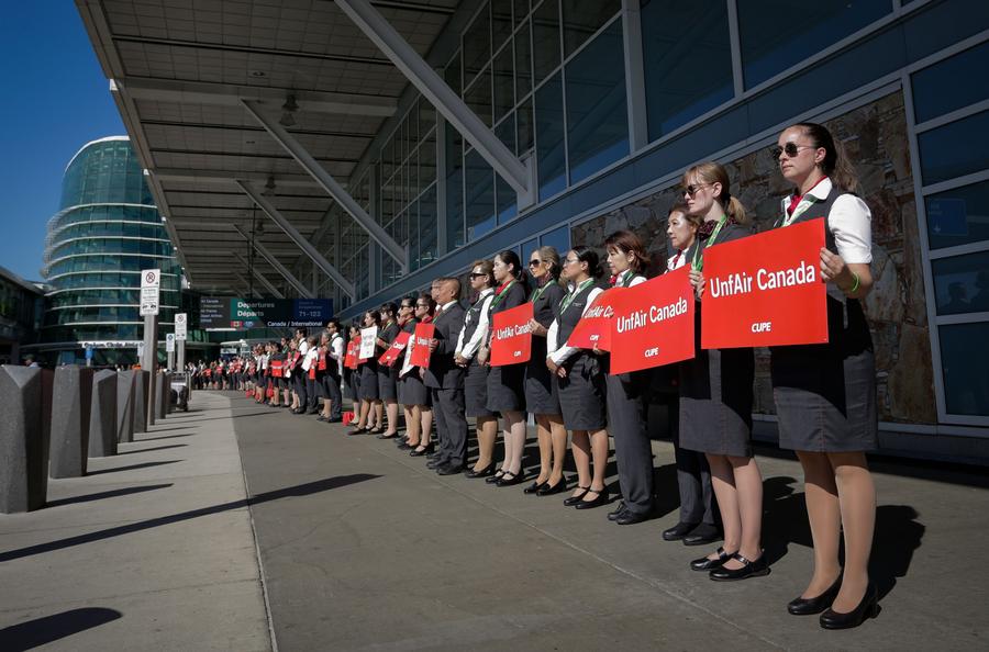 Le gouvernement canadien ordonne un arbitrage exécutoire pour mettre fin à la grève d’Air Canada