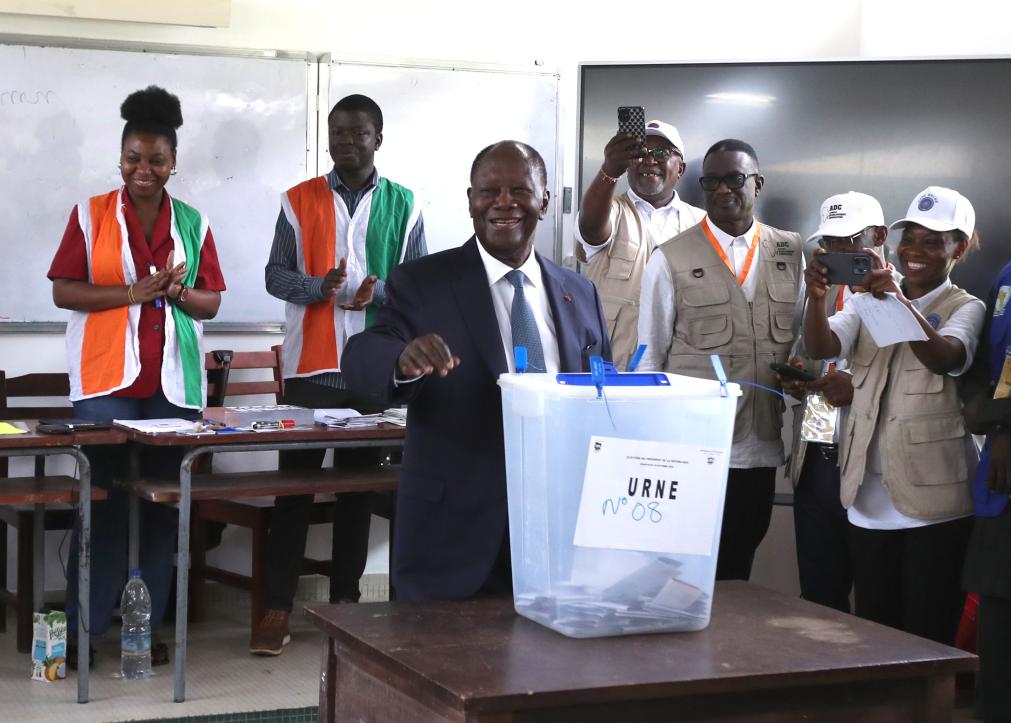 Côte d’Ivoire : Alassane Ouattara réélu avec 89,77% des voix au premier tour de la présidentielle (CEI)
