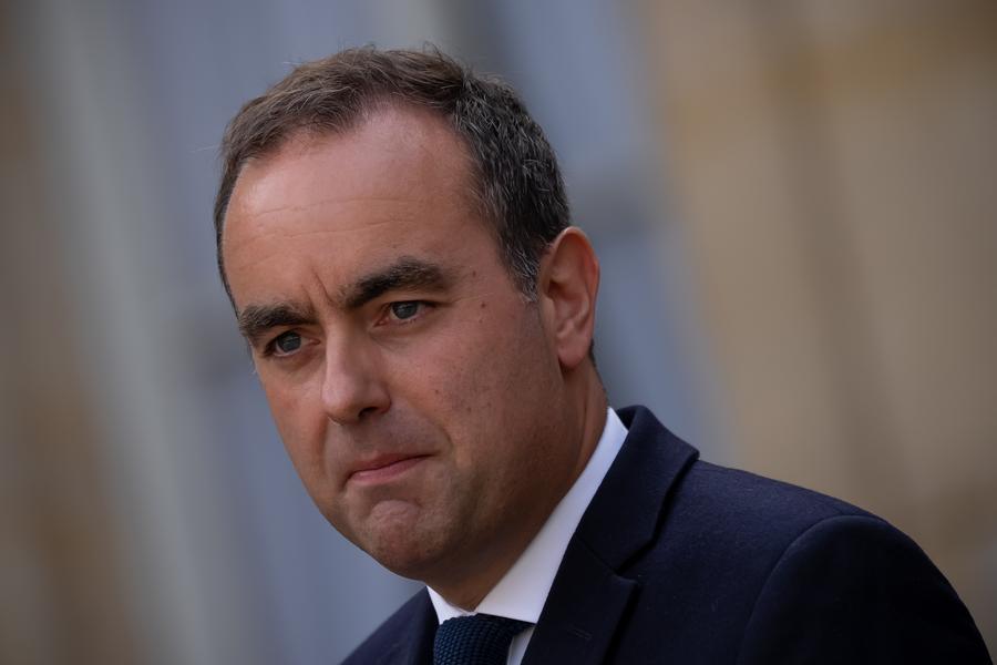 France : le PM démissionnaire évoque de premières « bonnes nouvelles » dans ses « ultimes négociations » avec les forces politiques