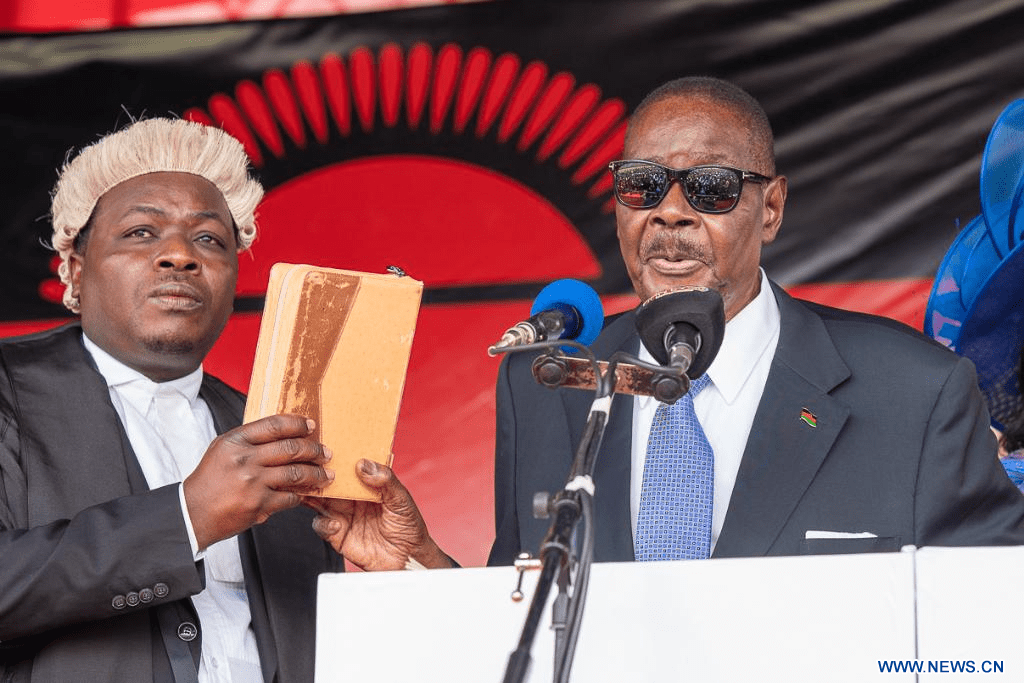 Malawi: Mutharika prête serment en tant que président et s’engage à lutter contre la corruption
