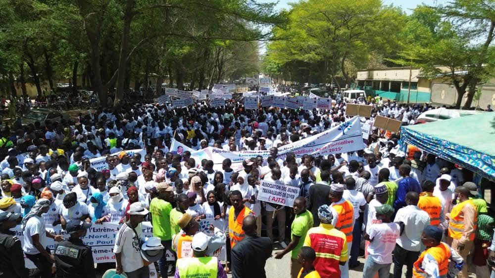 Présidentielle 2025 au Cameroun : La Commission des Droits de l’Homme déplore l’implication d’élèves et de mineurs dans les activités de campagne et appelle à une élection crédible et apaisée