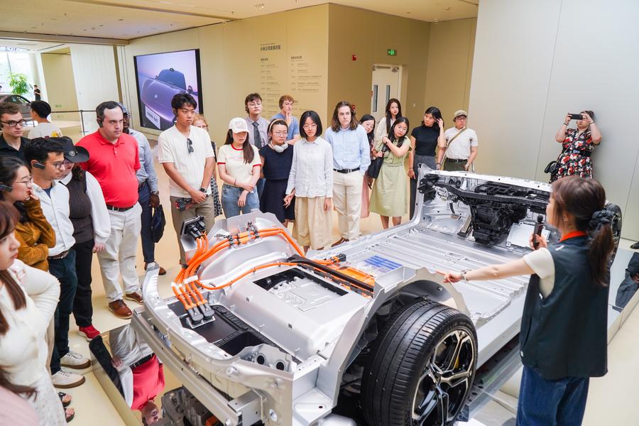 Xinhua Commentary: U.S. should work with China to ensure steady progress in bilateral ties