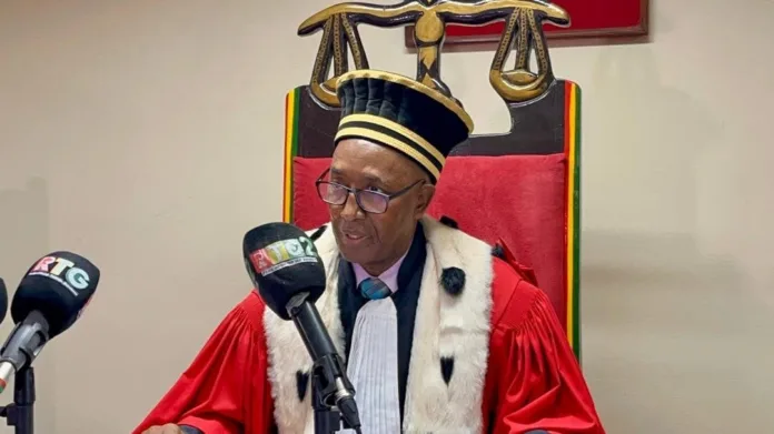 Guinée : la Cour suprême valide neuf candidatures sur 51 pour la présidentielle du 28 décembre