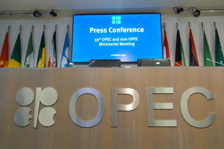 L’OPEP+ suspend la hausse de sa production de pétrole
