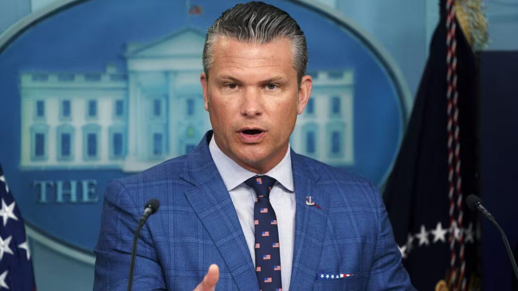 Le chef du Pentagone nie avoir vu la frappe de suivi alléguée dans l’opération contre un bateau en mer des Caraïbes