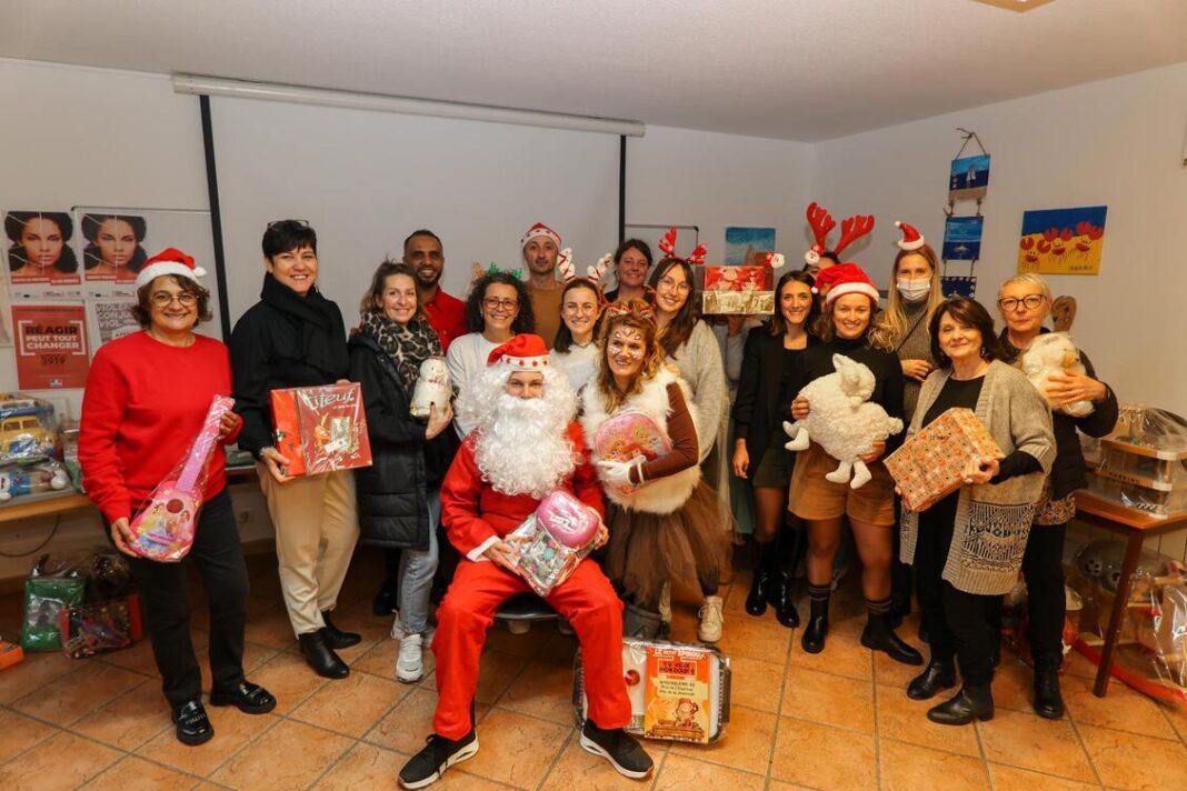 L’équipe médicale chinoise offre des cadeaux de Noël aux enfants sud-soudanais