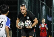 Préserver les rêves du football : le parcours d’un entraîneur français dans la formation des jeunes à Sanya