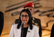 Venezuela : la présidente par intérim rencontre des diplomates de l’UE, de Suisse et du Royaume-Uni