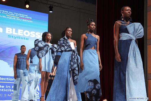 Un défilé de mode dans le cadre du 4e Festival international des arts du Bénin tenu à Cotonou