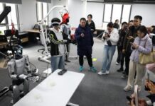 (China Economic Roundtable) Official urges stronger role for enterprise in tech, industrial innovation