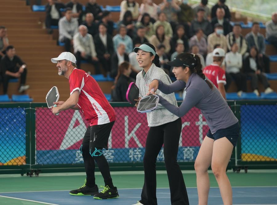 Chinese, American youths bond through pickleball at east China event