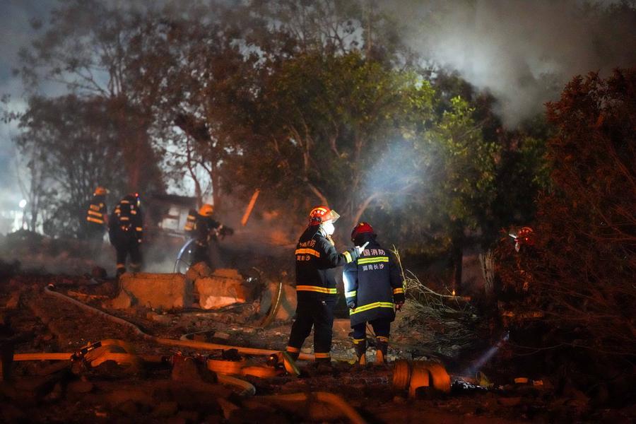 Le bilan de l’explosion d’une usine de feux d’artifice dans le centre de la Chine s’élève à 37 morts
