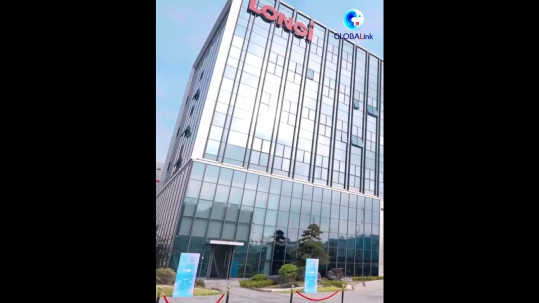 AI-powered factory in E China boosts efficiency, career growth