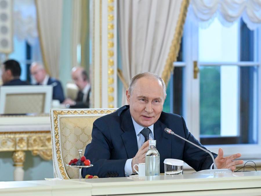 China enjoys robust growth, growing global influence: Putin