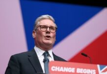 Royaume-Uni : Starmer appelé à fixer une date pour son départ du poste de PM