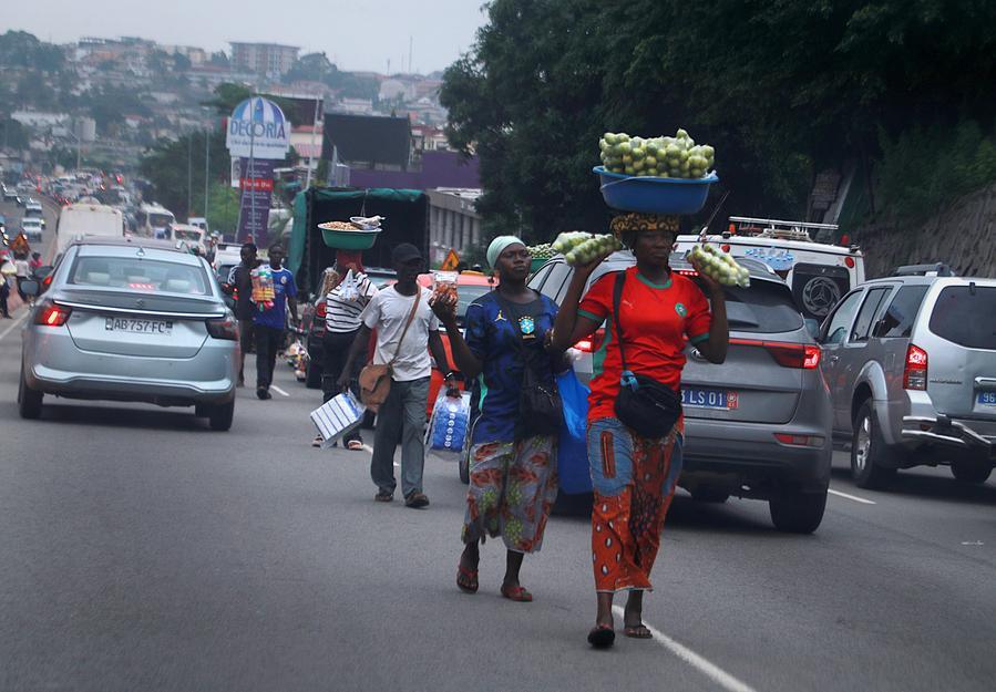 Côte d’Ivoire : vie quotidienne des vendeurs de rue