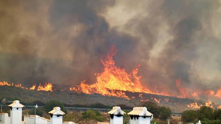 Espagne : le bilan de l’incendie, désormais stabilisé en Andalousie, s’élève à 13 morts