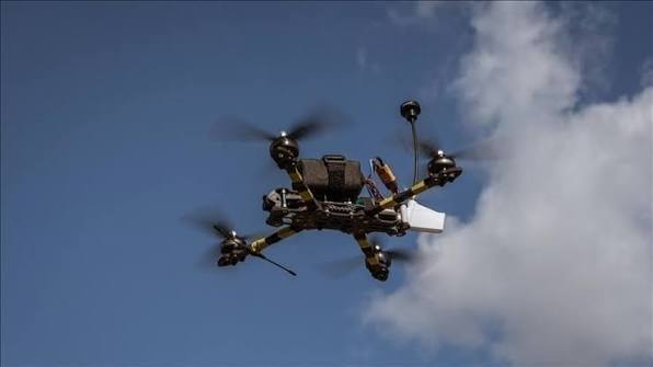 La Russie abat 72 drones ukrainiens dans la région de Léningrad