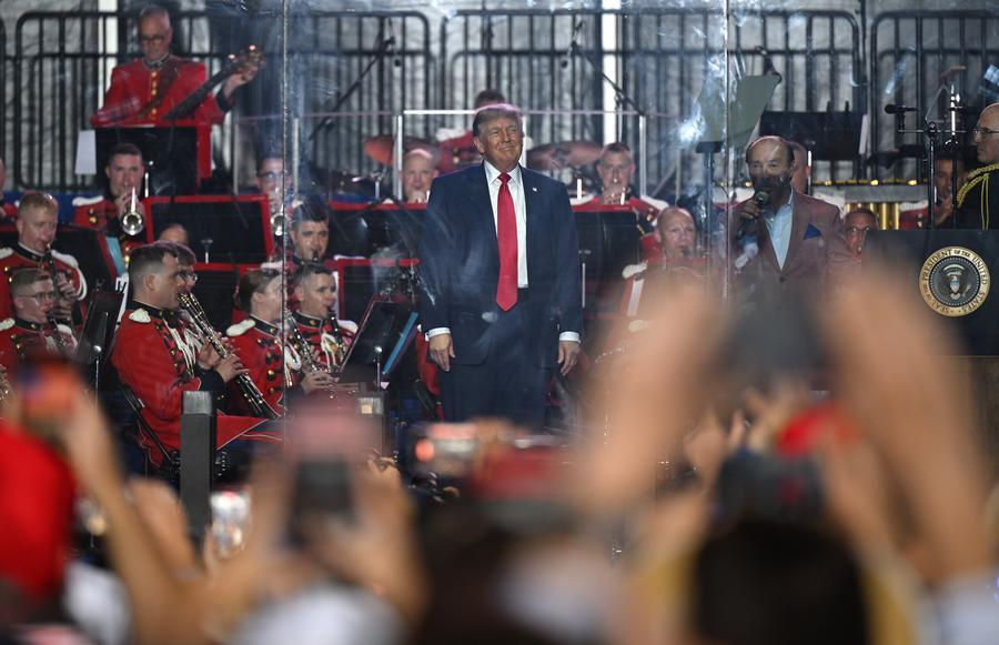 Trump se moque de la PM italienne en publiant une image provocante d’elle sur Internet