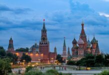 Moscou subit la plus grande attaque de drones ukrainiens en 2 ans