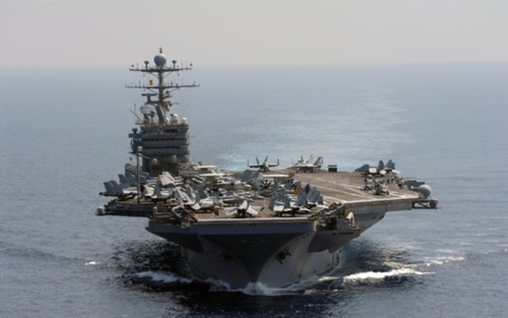 L’USS Abraham Lincoln rentre aux Etats-Unis après un déploiement prolongé au Moyen-Orient